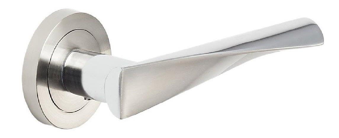 Thor Lever on Rose Door Handle Polished Chrome (Pair)