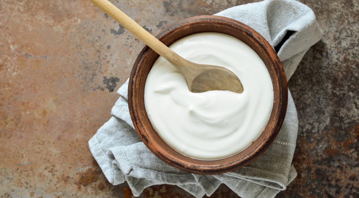 Yoghurt to clean brass handles