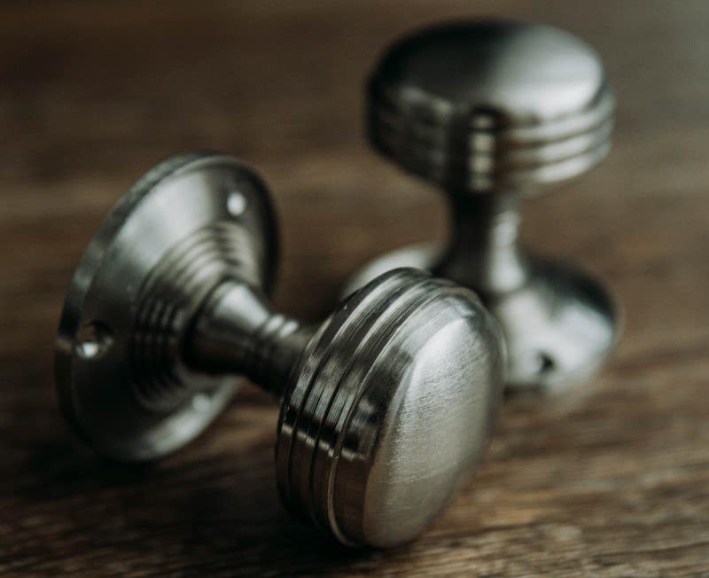 Door knobs vs door handles  Pros and Cons of choosing and installing