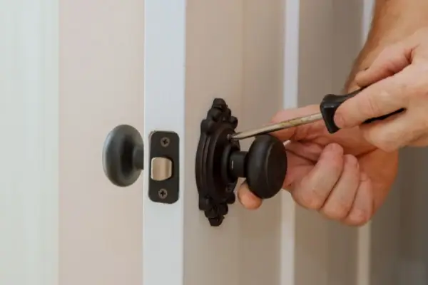 Should Door Knobs and Door Handles Match Throughout the House?