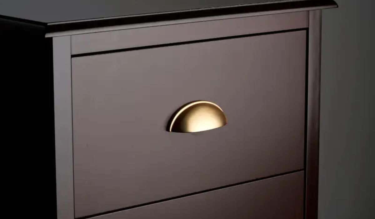 Cup Handle On Cabinet