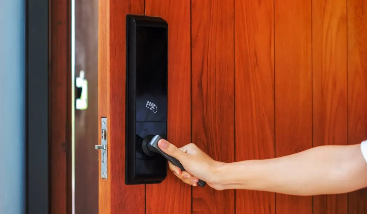 Smart Lock With Keyless Entry Feature